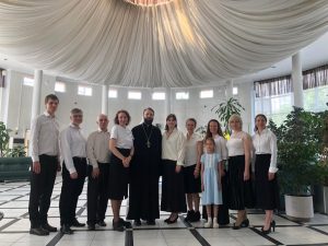 Молодежный хор храма Знамения в Кунцеве выступил в Московском Доме Ветеранов войн